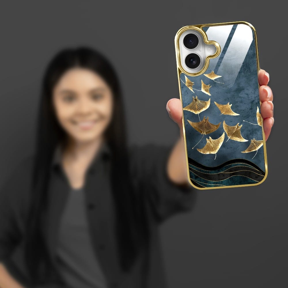 Etui do iPhone 16 IBIZU Elite Glass z MagSafe Magia Azji, Morze, Lot płaszczek, złote - obrazek 6